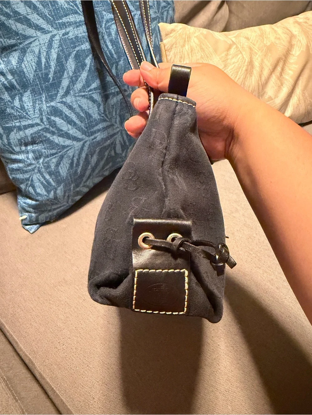 Dooney & Bourke Black Signature Tassel Shoulder Bag Tote - Picture 9 of 11